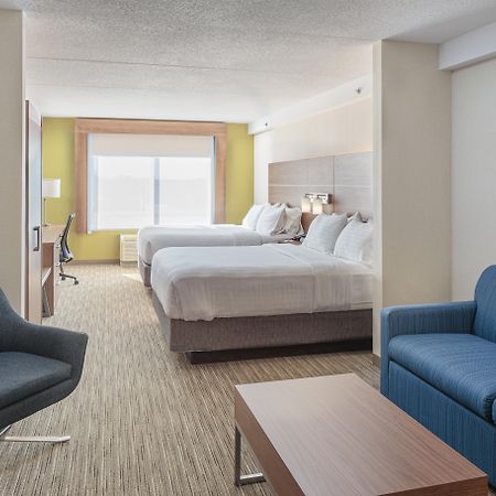 Holiday Inn Express & Suites - Belleville By Ihg Buitenkant foto