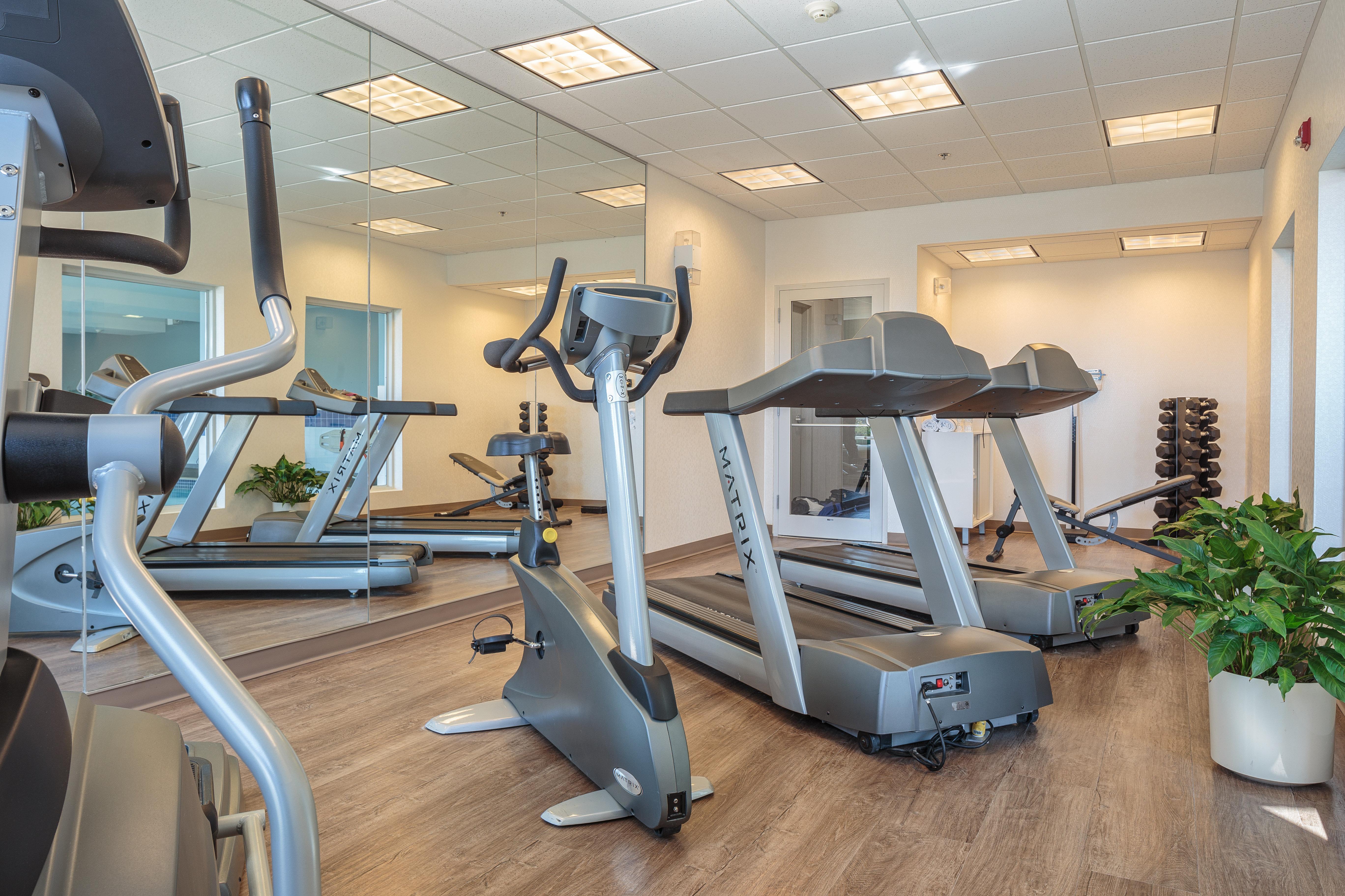 Holiday Inn Express & Suites - Belleville By Ihg Buitenkant foto