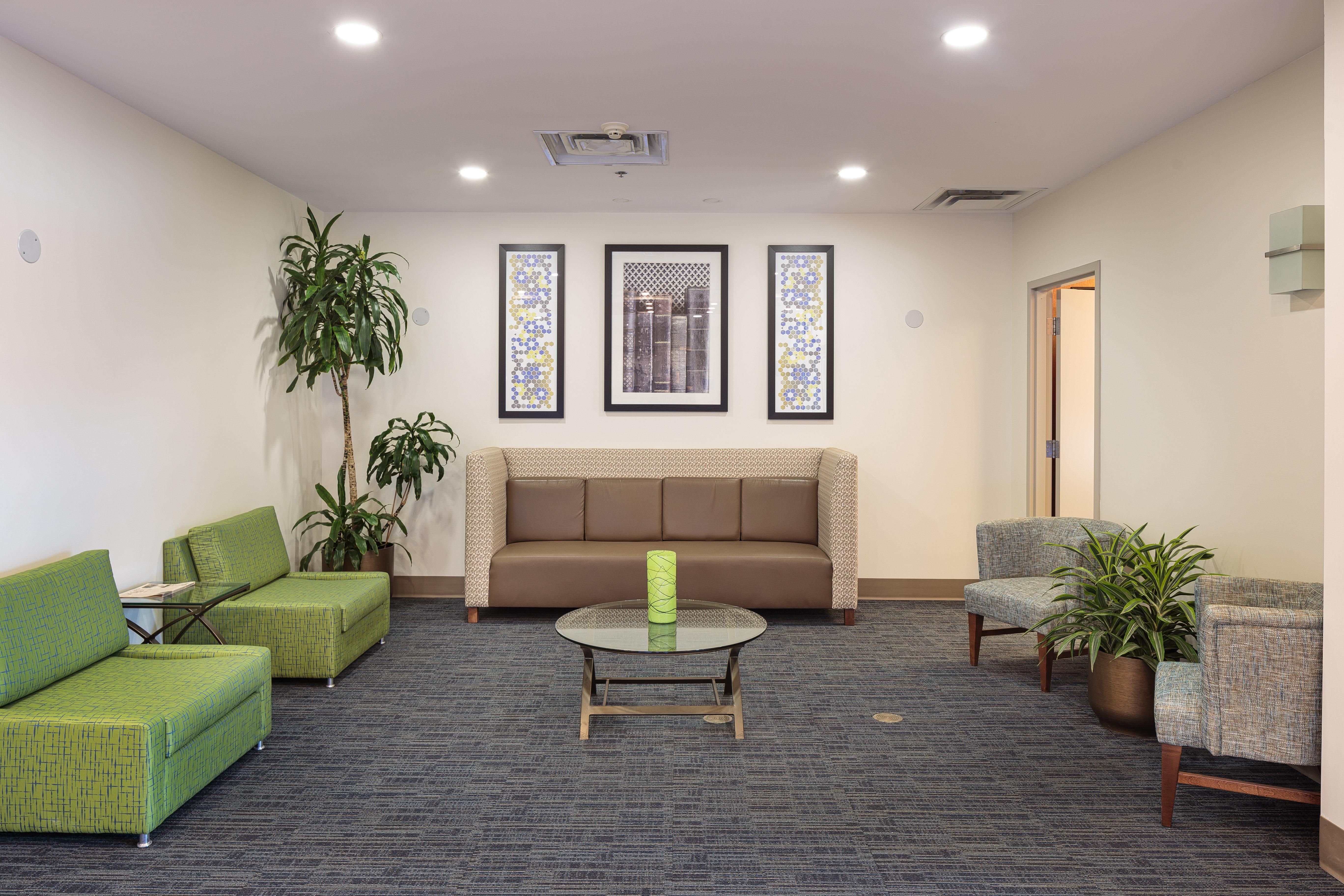 Holiday Inn Express & Suites - Belleville By Ihg Buitenkant foto