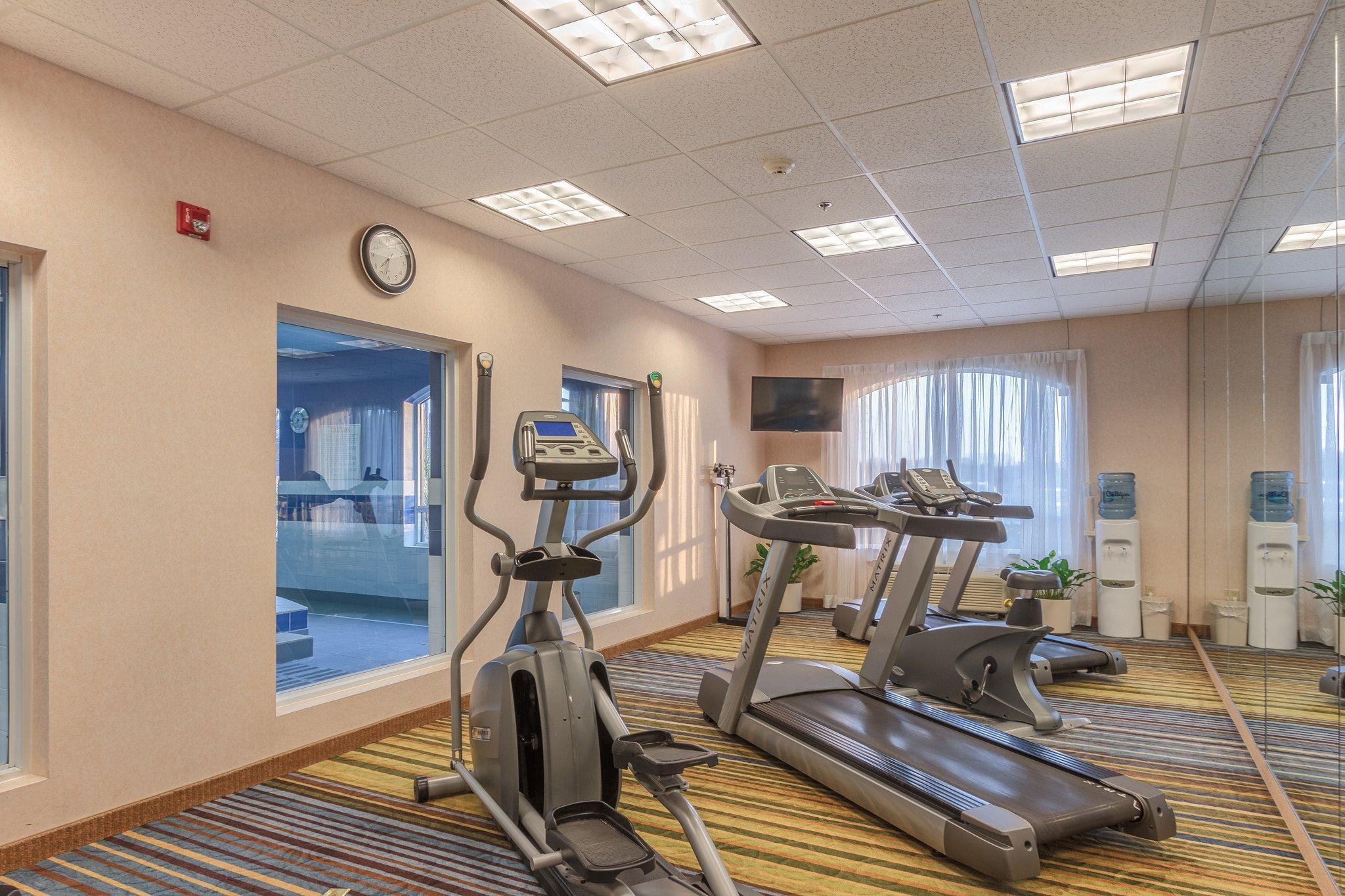 Holiday Inn Express & Suites - Belleville By Ihg Buitenkant foto