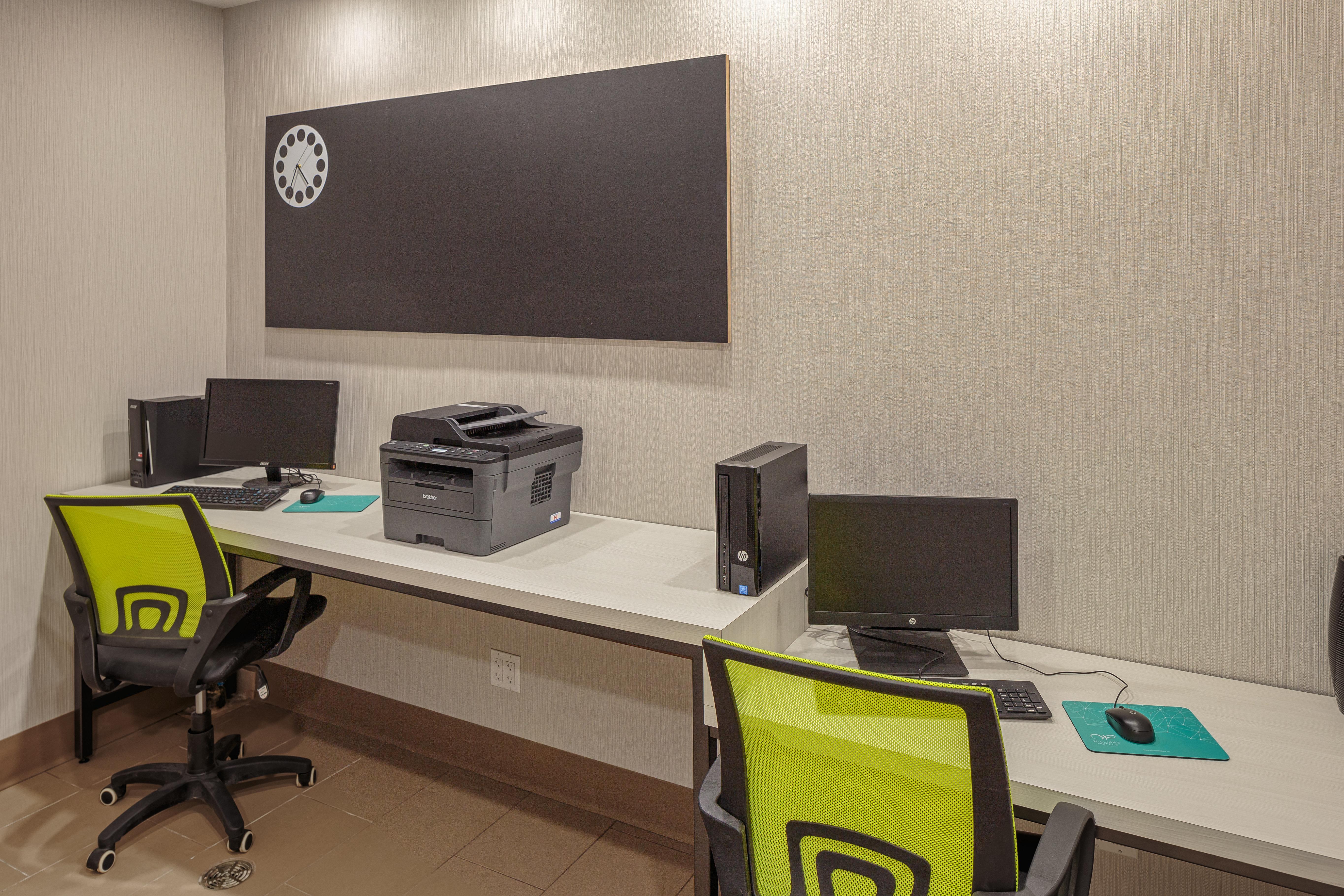 Holiday Inn Express & Suites - Belleville By Ihg Buitenkant foto
