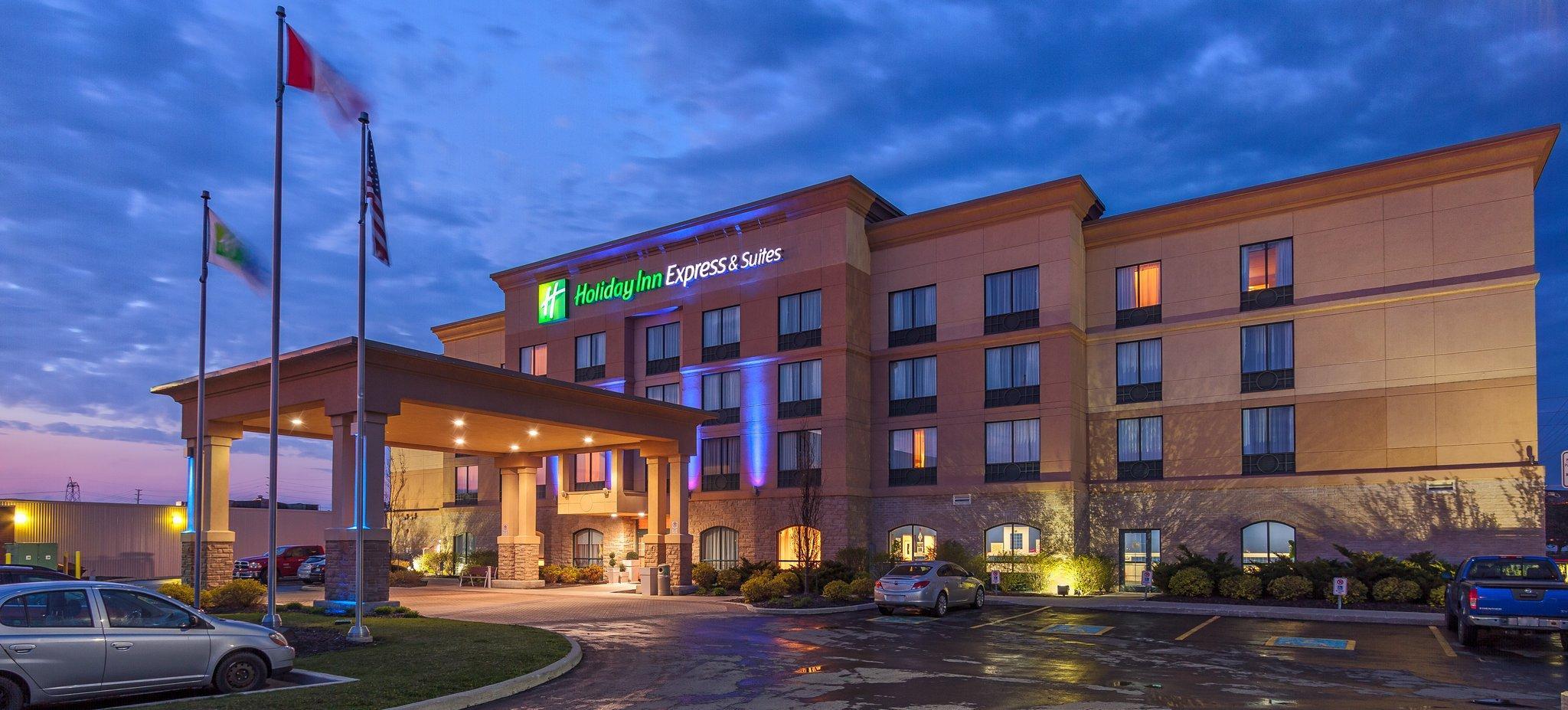 Holiday Inn Express & Suites - Belleville By Ihg Buitenkant foto
