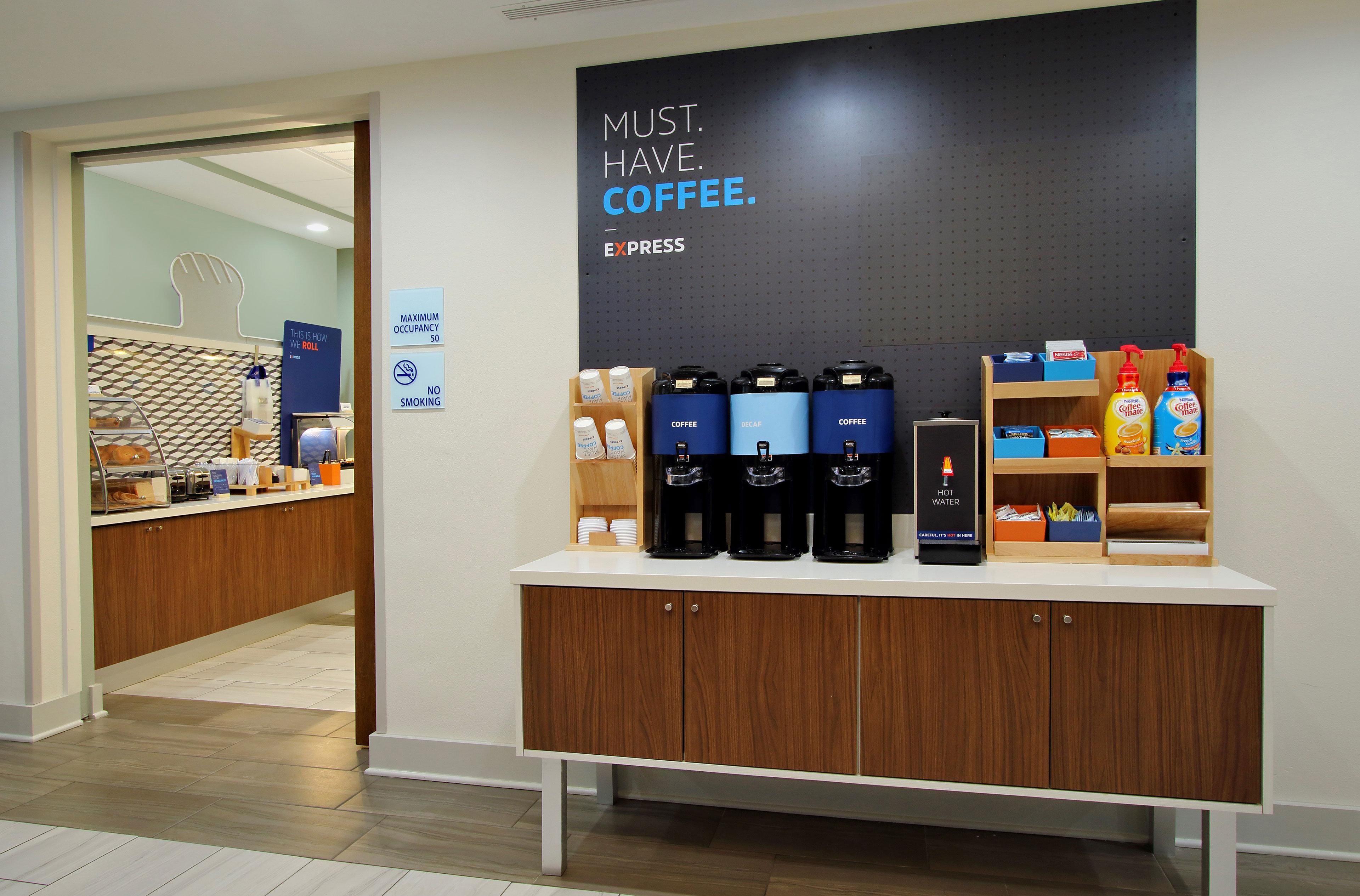 Holiday Inn Express & Suites - Belleville By Ihg Buitenkant foto