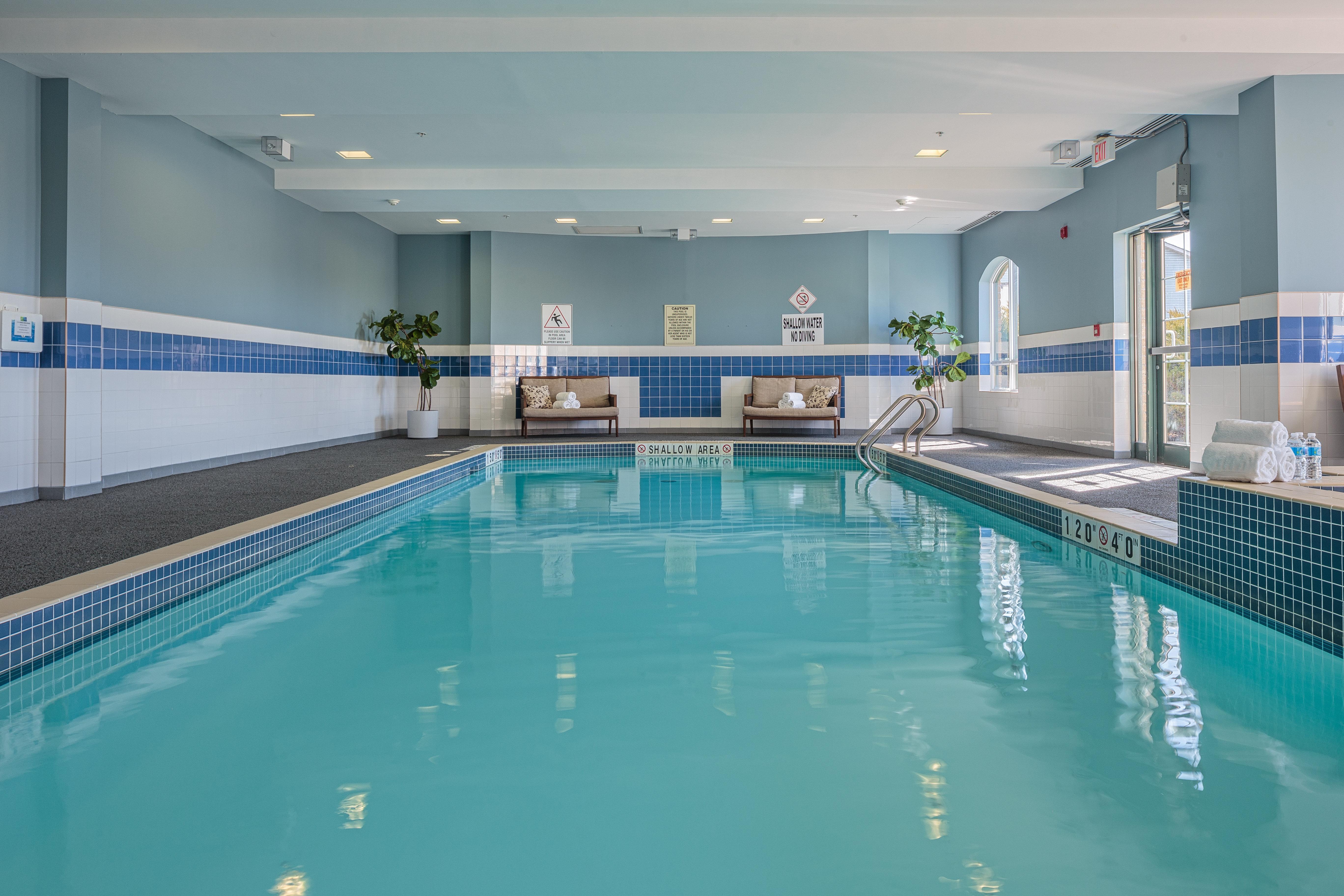 Holiday Inn Express & Suites - Belleville By Ihg Buitenkant foto