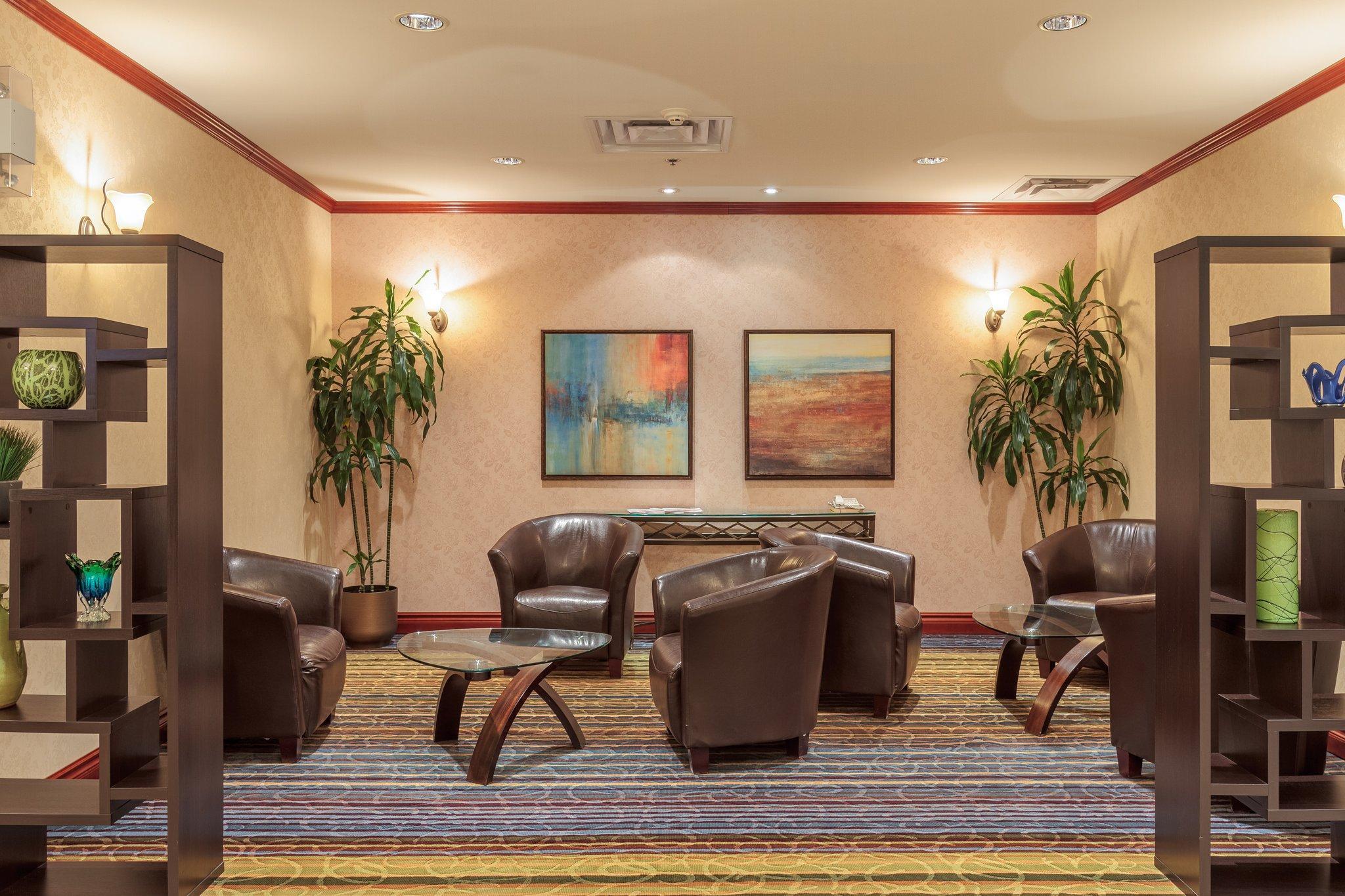 Holiday Inn Express & Suites - Belleville By Ihg Buitenkant foto