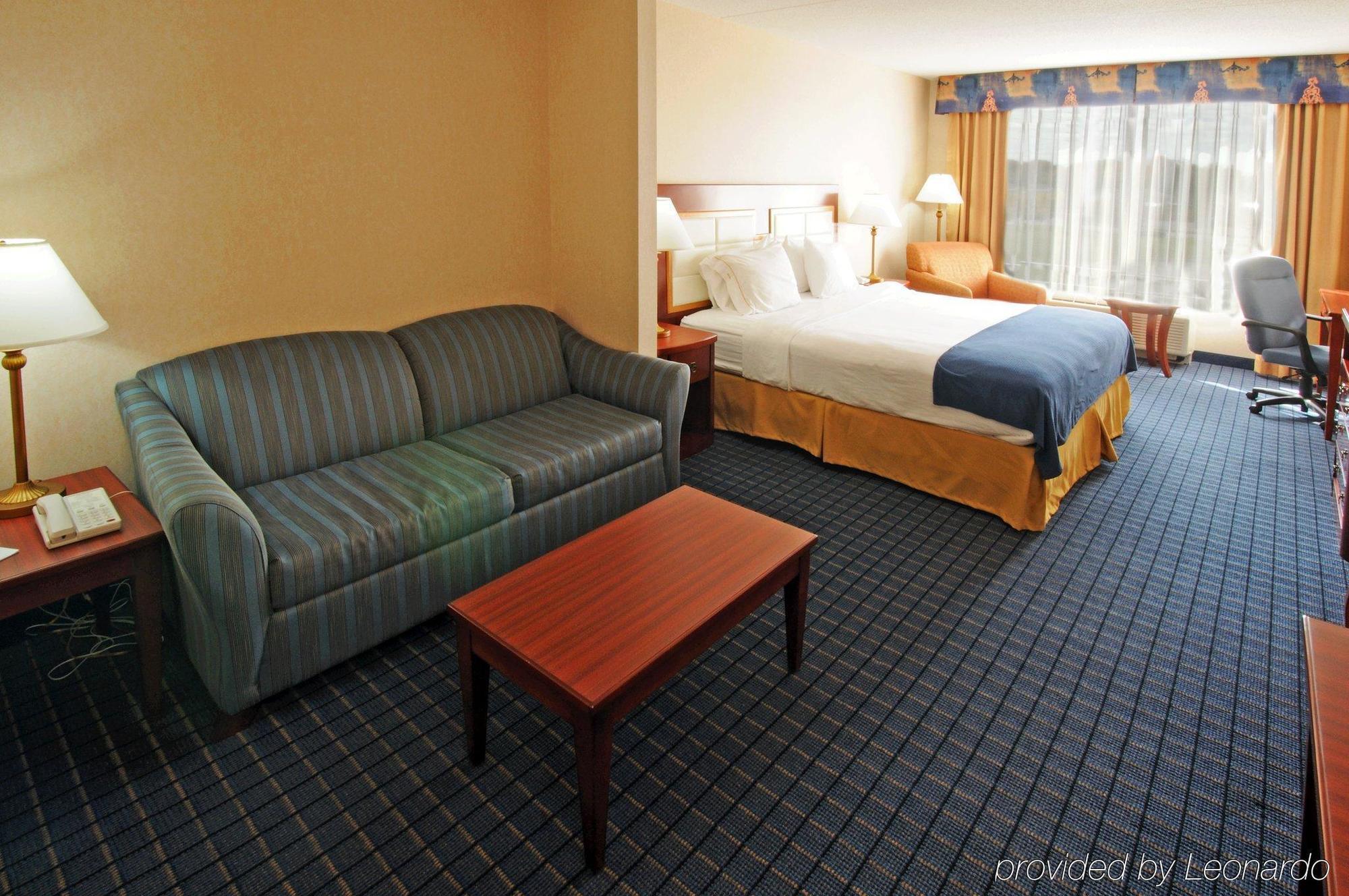 Holiday Inn Express & Suites - Belleville By Ihg Kamer foto
