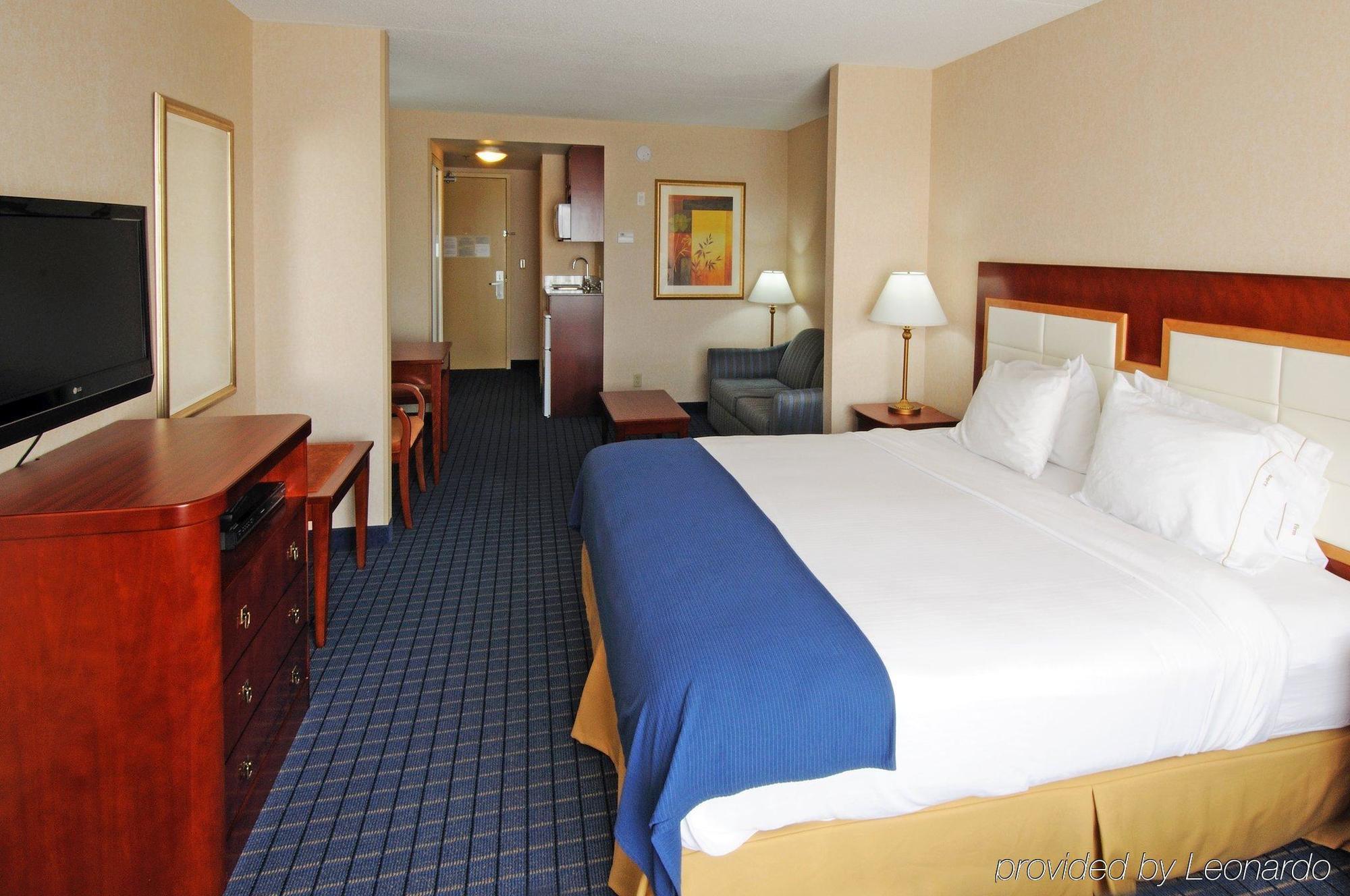 Holiday Inn Express & Suites - Belleville By Ihg Kamer foto