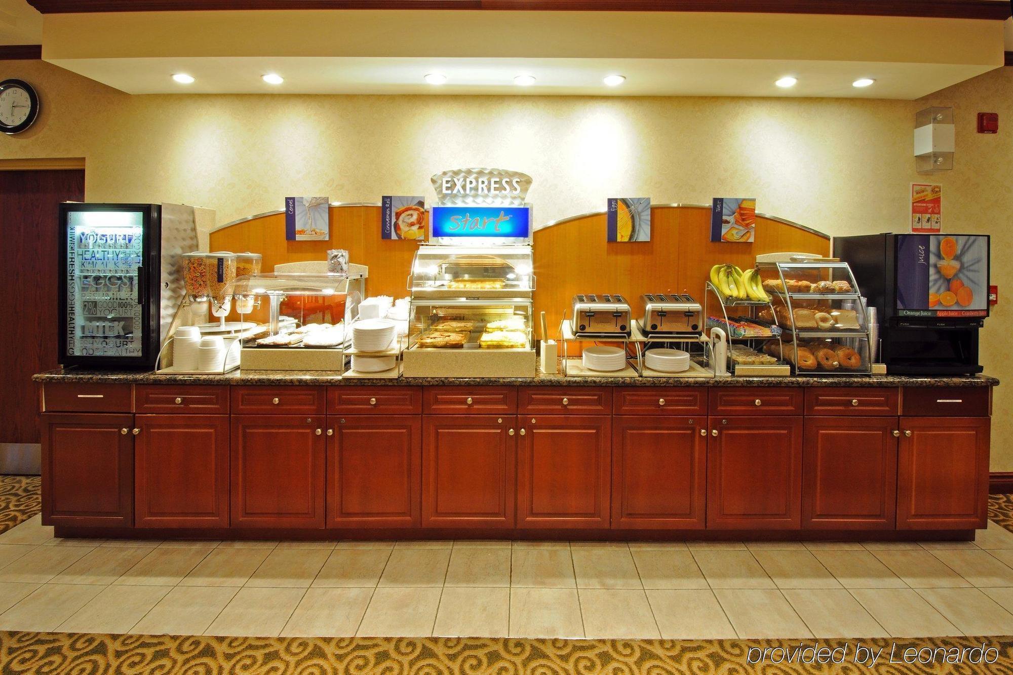 Holiday Inn Express & Suites - Belleville By Ihg Restaurant foto