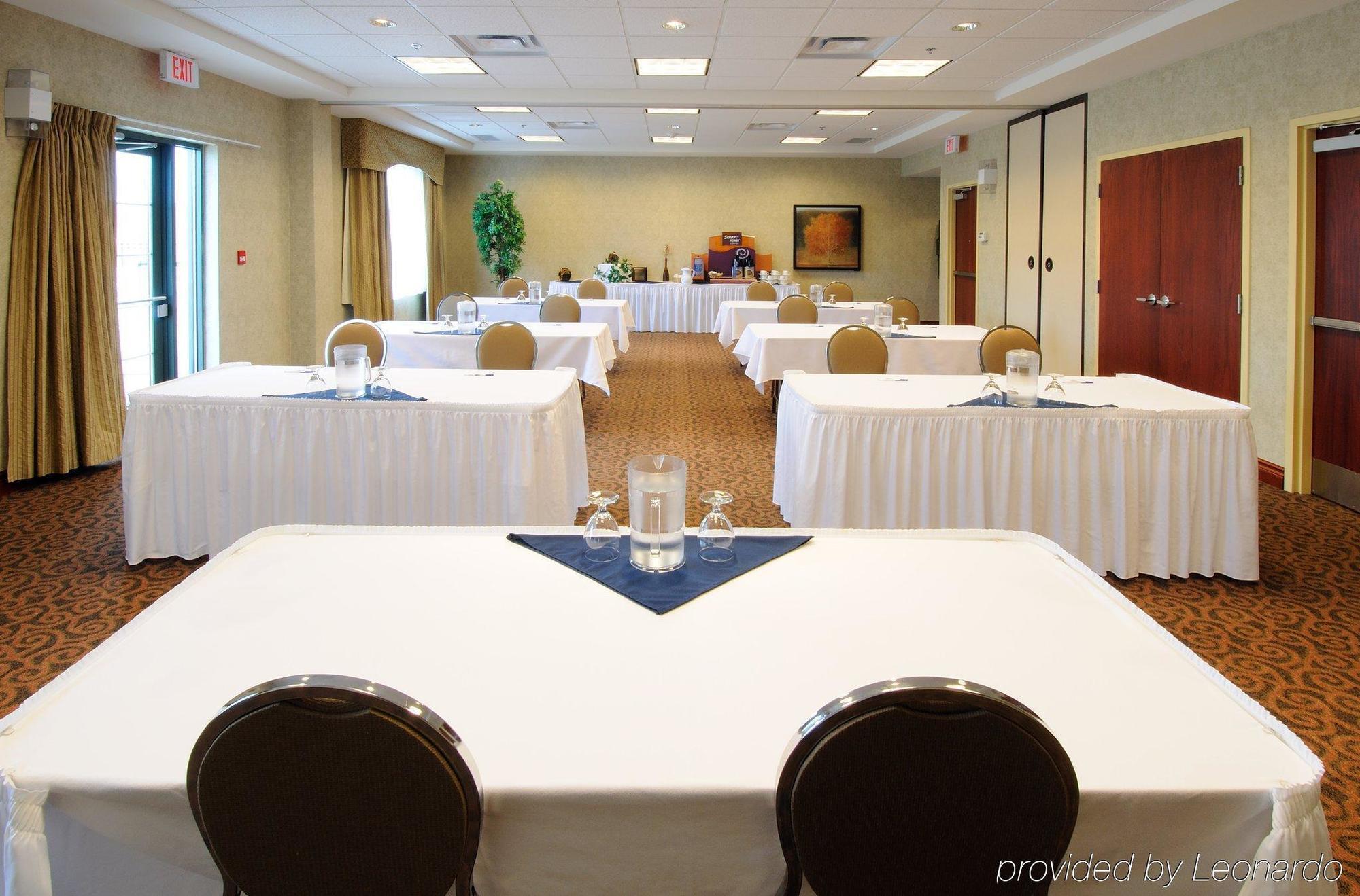 Holiday Inn Express & Suites - Belleville By Ihg Faciliteiten foto