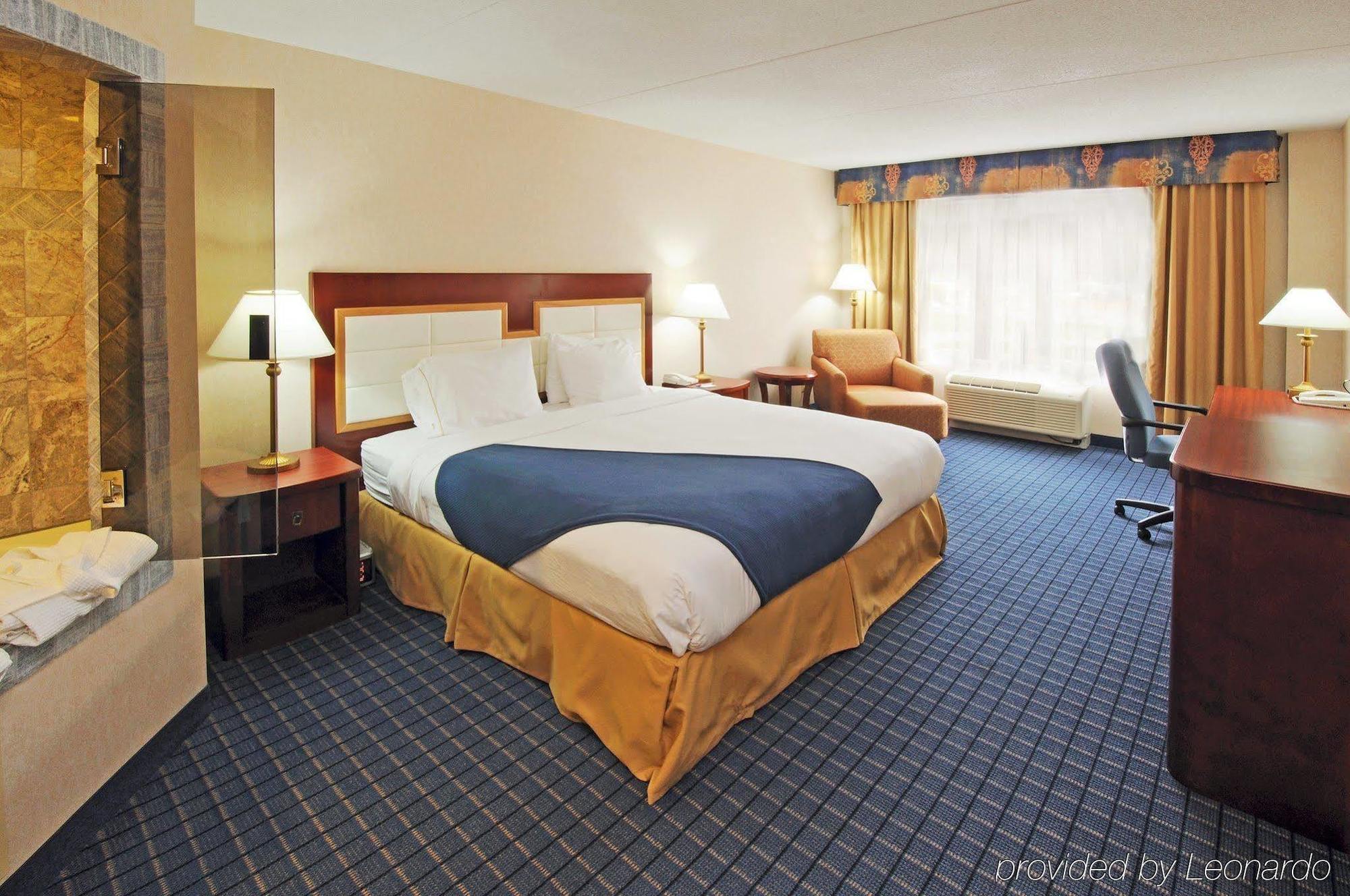 Holiday Inn Express & Suites - Belleville By Ihg Kamer foto
